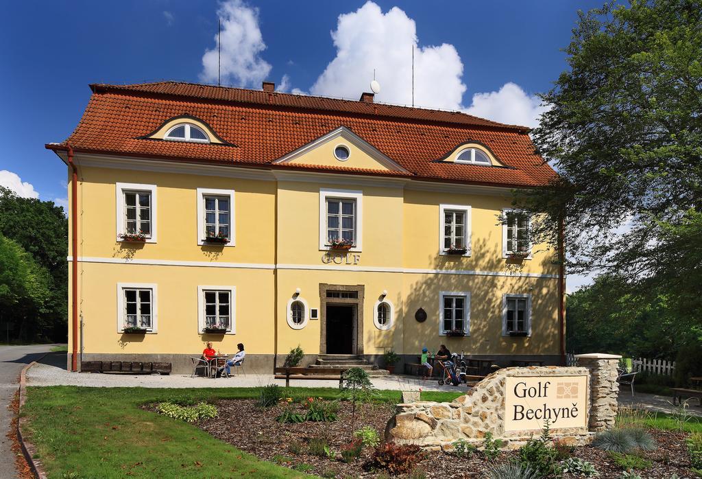 Penzion Cernicka Obora Bechyně Exterior foto